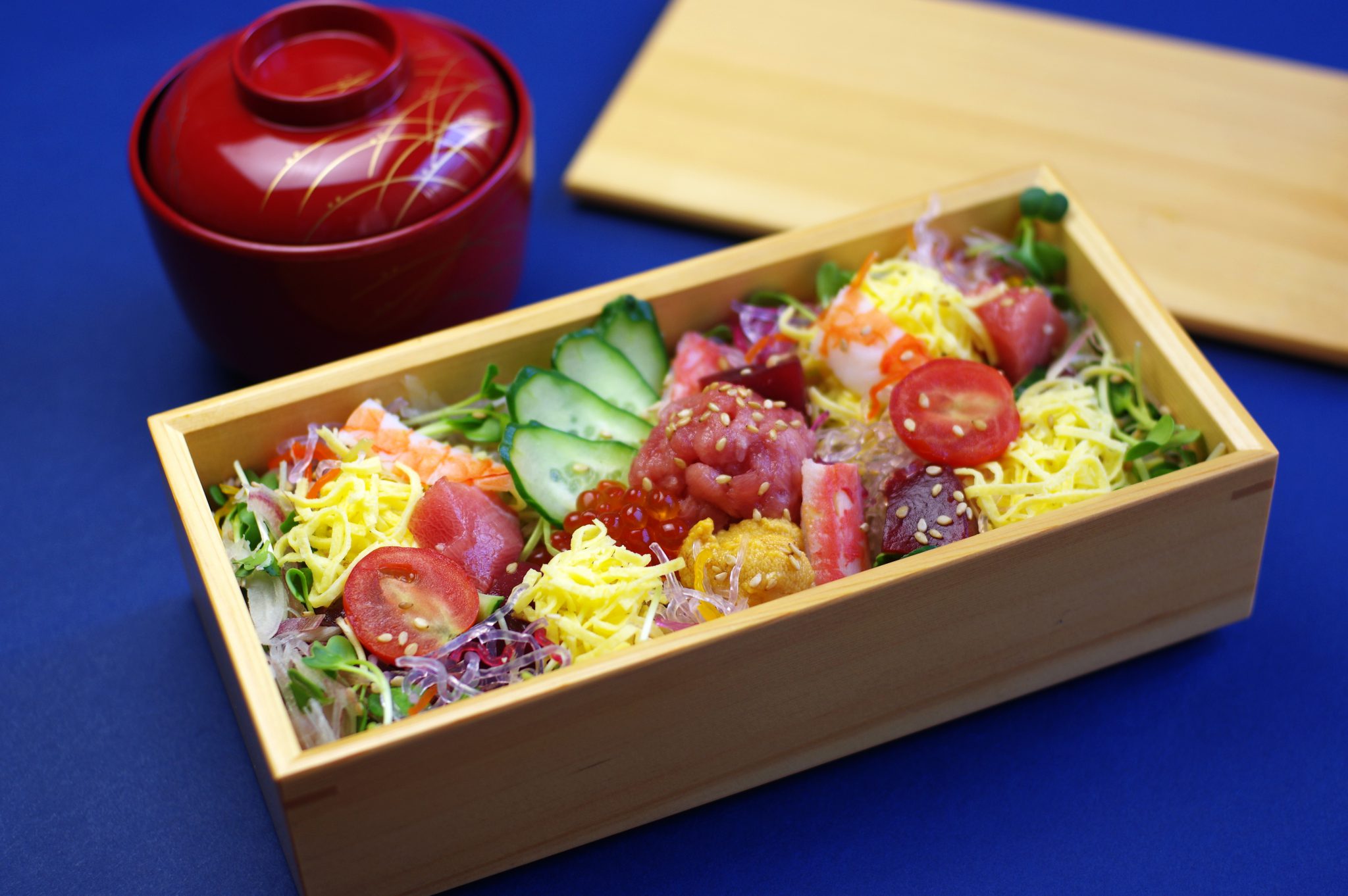 復活リニュール！名物「海鮮ちらし」